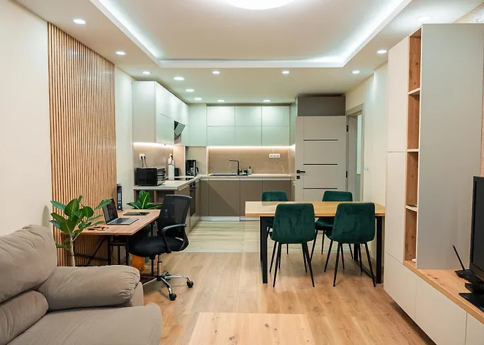 One-Bedroom Apartment With Free Parking, Free Gym Pass And Office Setup