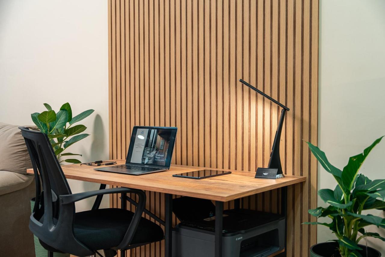 Διαμέρισμα One-bedroom With Free Parking, Free Gym Pass And Office Setup Φιλιππούπολη